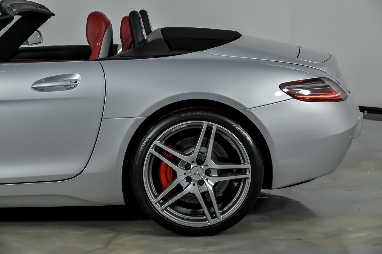 Used 2012 Mercedes-Benz SLS AMG Roadster image 9