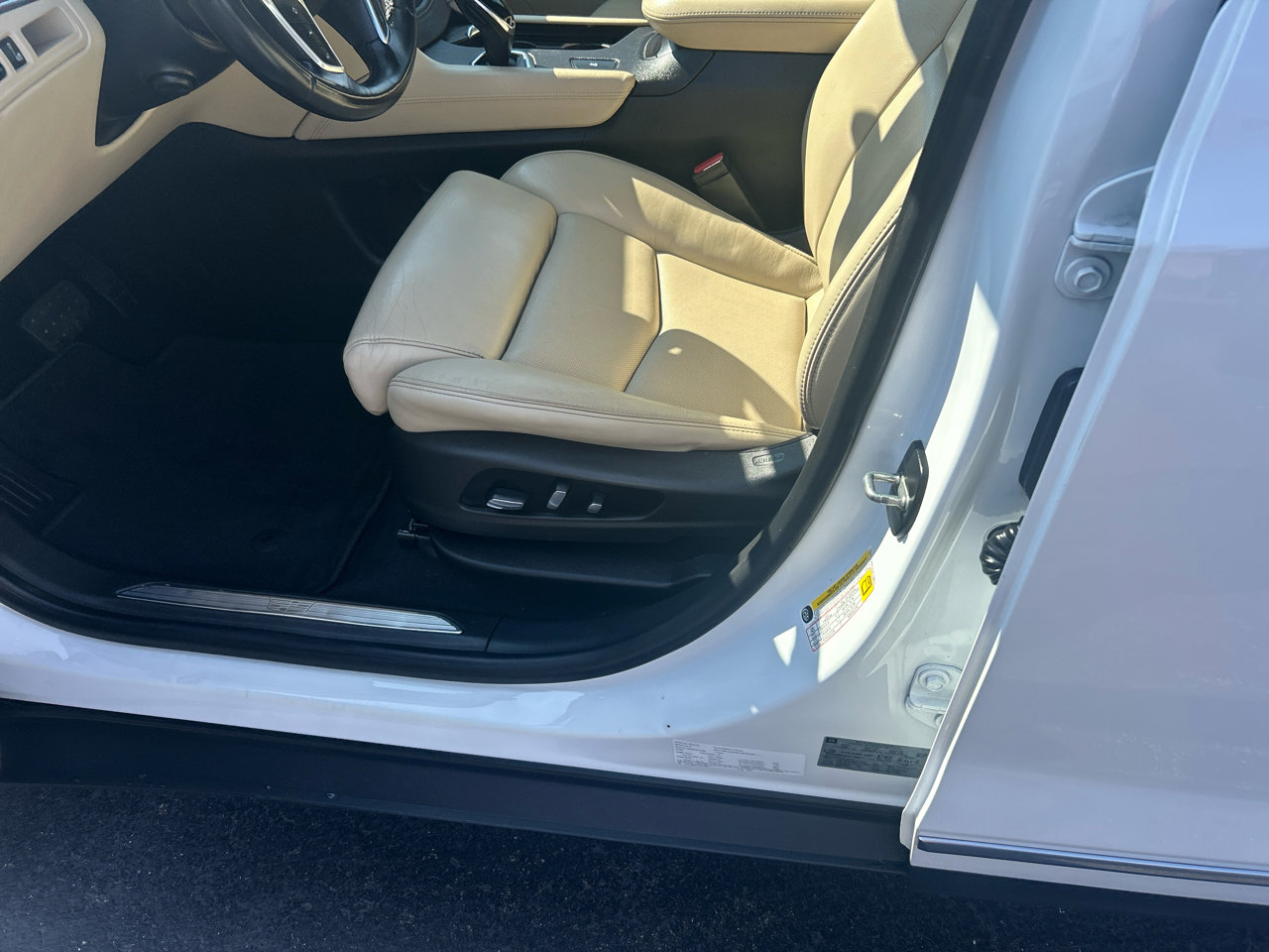 Used 2017 Cadillac XT5 Luxury image 17