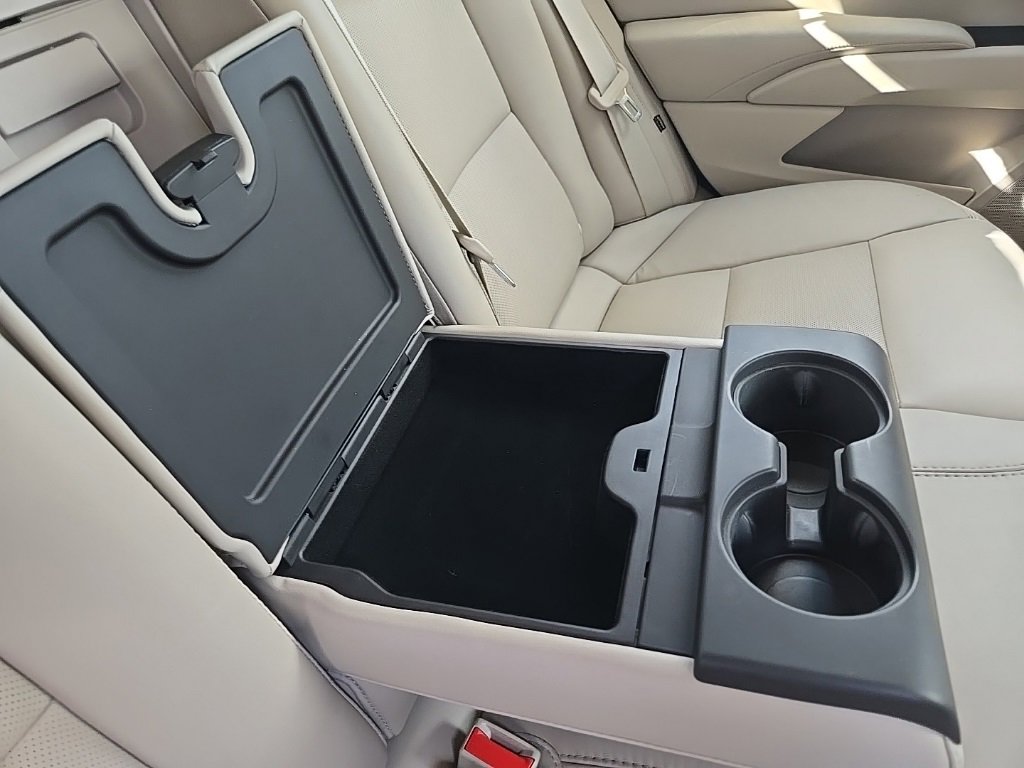 Used 2013 Cadillac XTS Luxury w/ Driver Awareness Package image 81