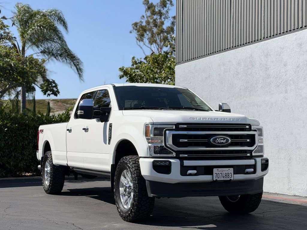 Used 2020 Ford F350 Platinum w/ FX4 Off-Road Package AWD/4WD image 2