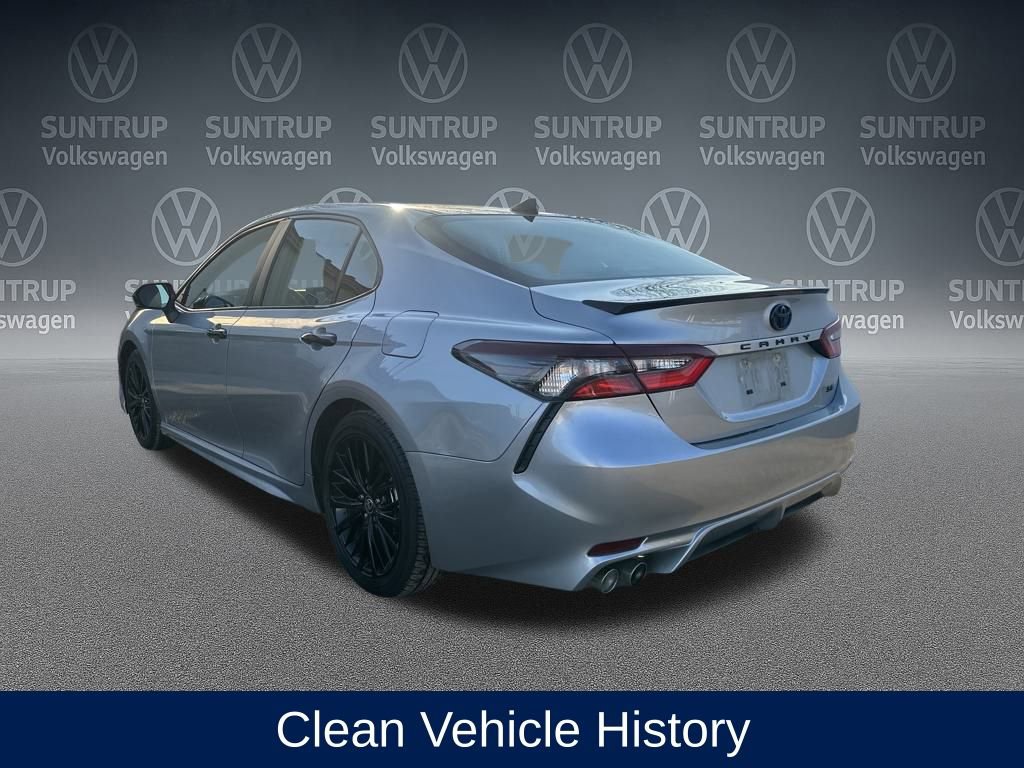 Used 2022 Toyota Camry SE image 3