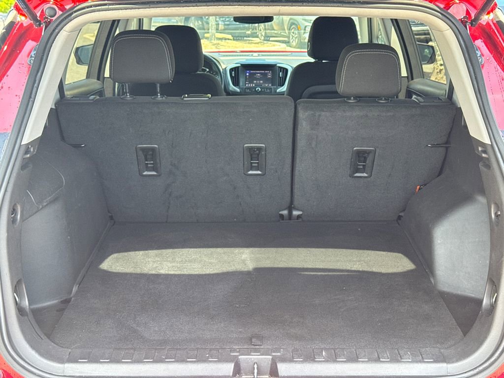 Used 2024 GMC Terrain SLE w/ Elevation Edition FWD image 18