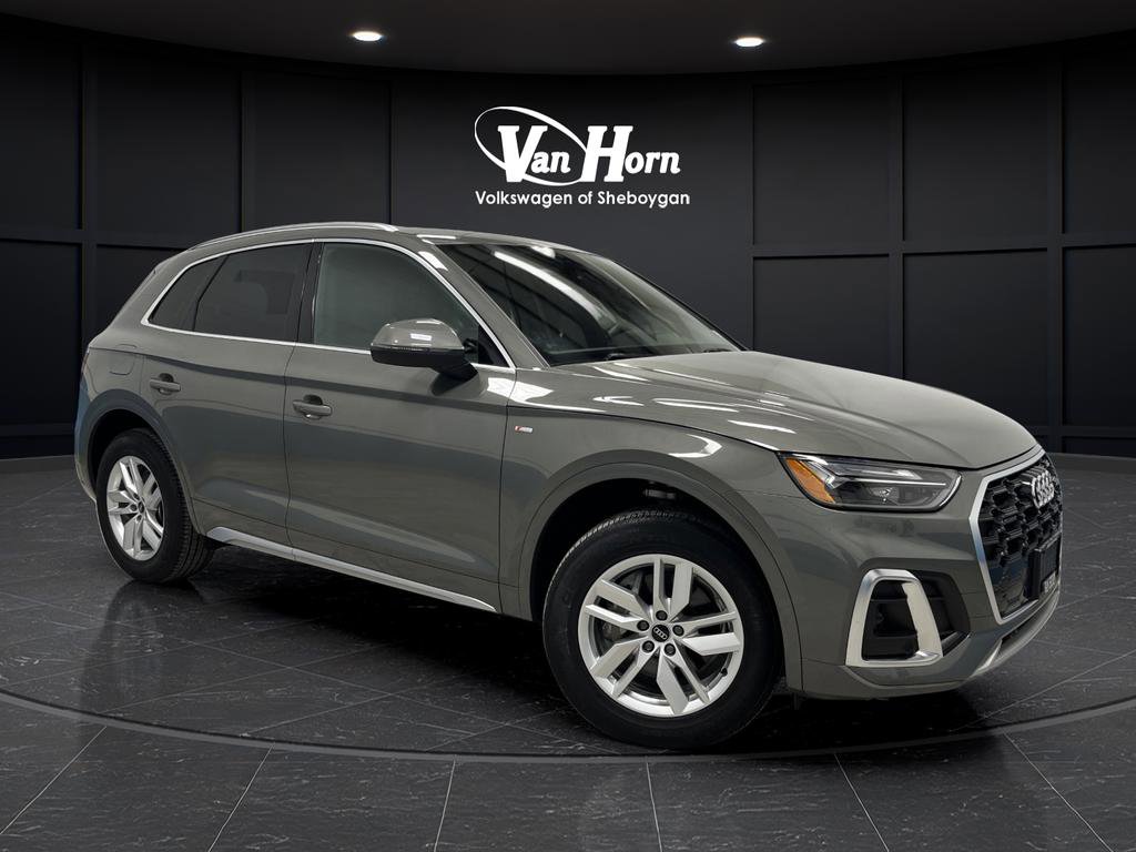 Used 2023 Audi Q5 2.0T Premium w/ Convenience Package image 1