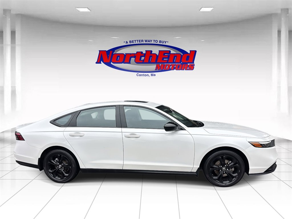 Used 2025 Honda Accord SE image 2