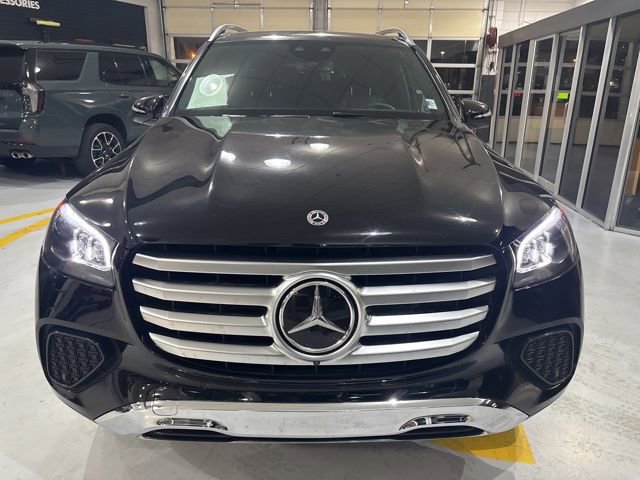 Used 2025 Mercedes-Benz GLS 450 4MATIC image 3
