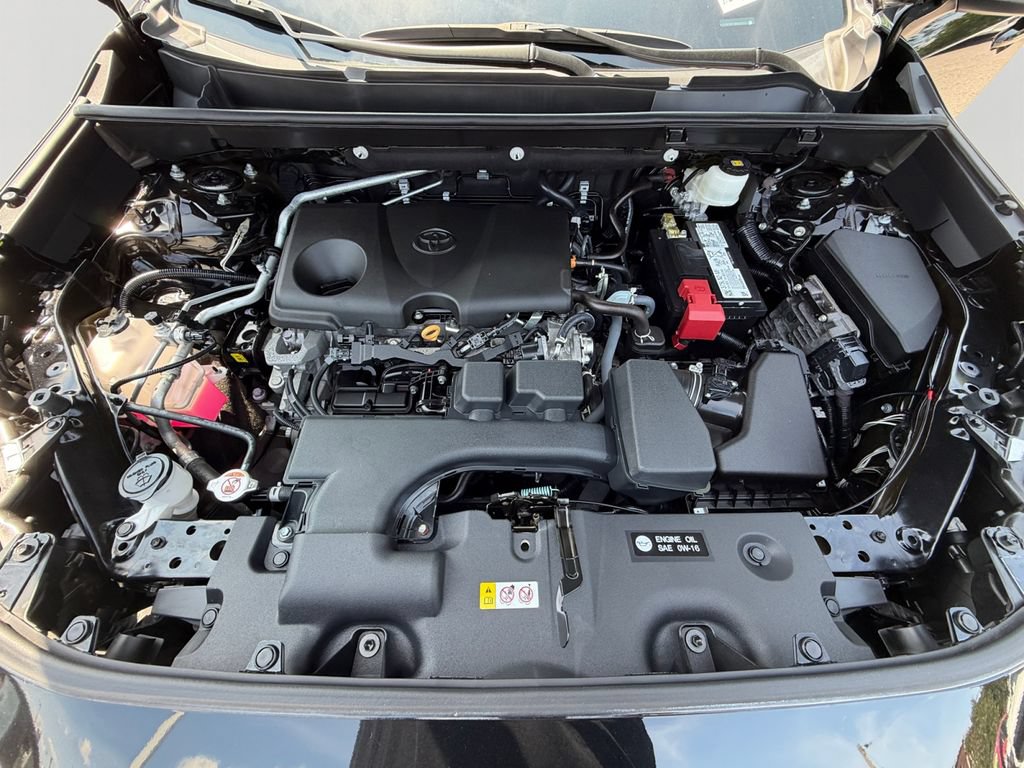 Used 2023 Toyota RAV4 LE FWD image 9