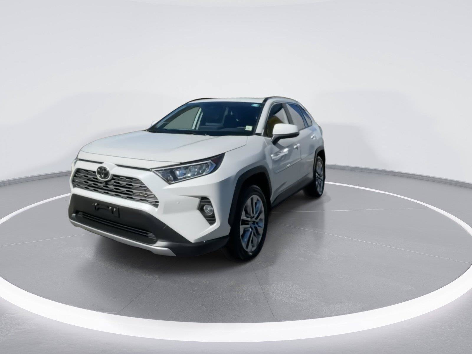 Used 2019 Toyota RAV4 Limited w/ Advanced Technology Package AWD/4WD image 4
