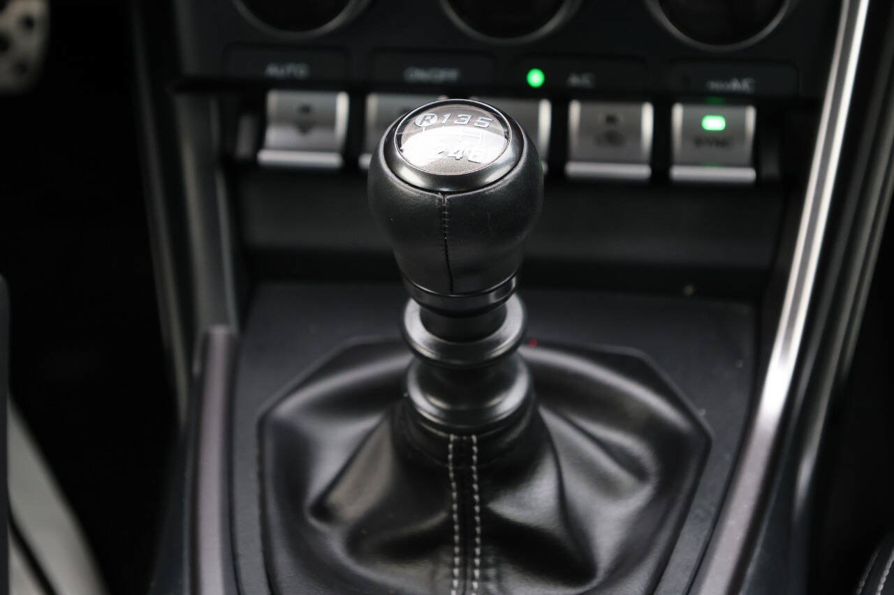 Used 2025 Toyota GR86 Premium w/ Performance Package RWD image 21
