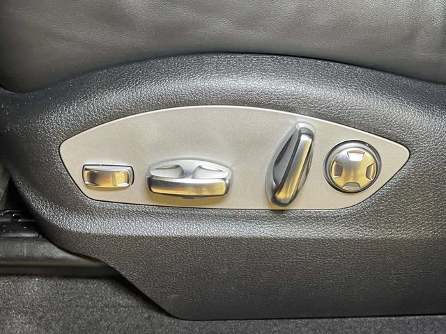 Certified 2023 Porsche Macan Turbo AWD/4WD image 17