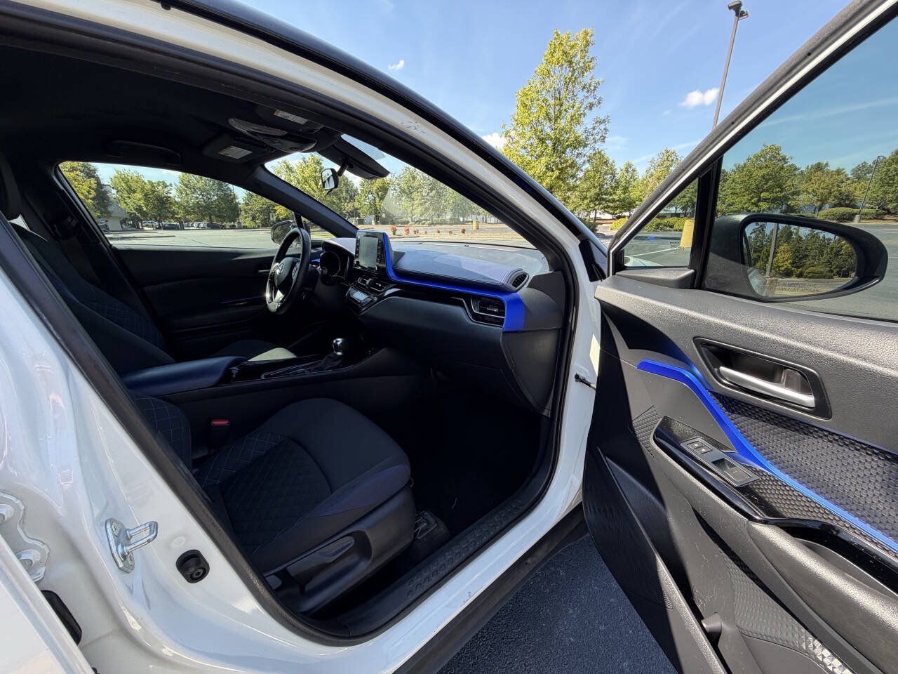 Used 2020 Toyota C-HR XLE FWD image 20