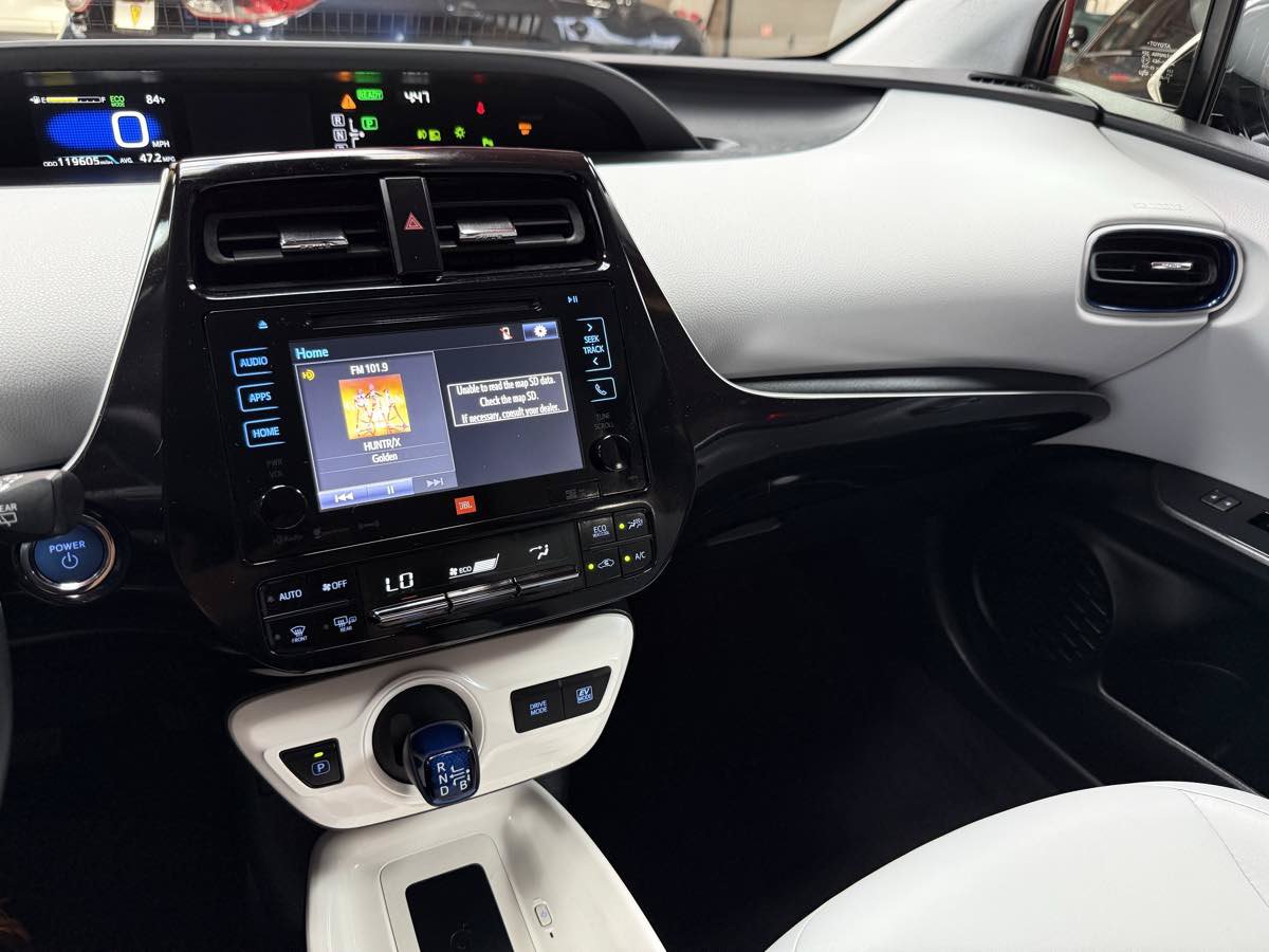 Used 2017 Toyota Prius Four Touring w/ Premium Convenience Package FWD image 18