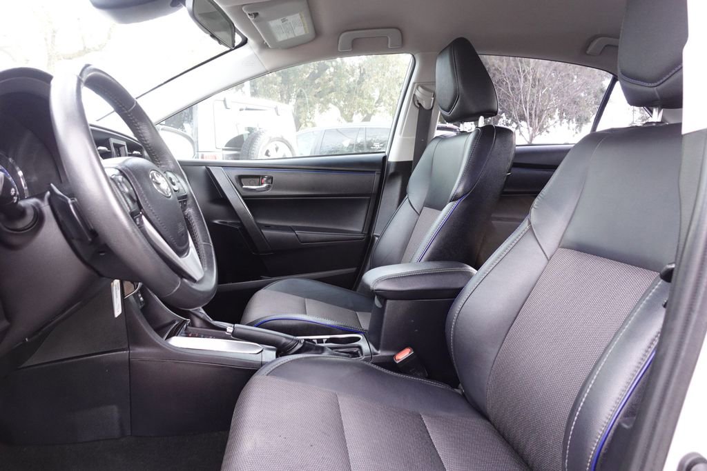 Used 2018 Toyota Corolla L image 12