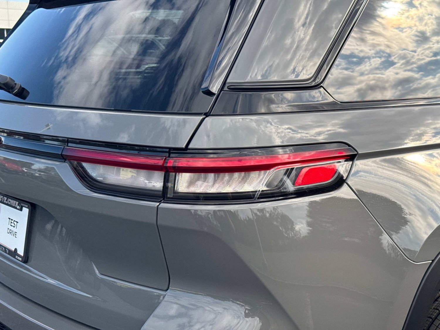 New 2027 Jeep Grand Cherokee Laredo X AWD/4WD image 15