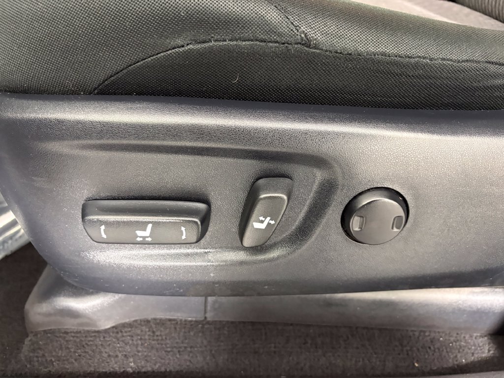 Used 2016 Toyota 4Runner SR5 AWD/4WD image 14