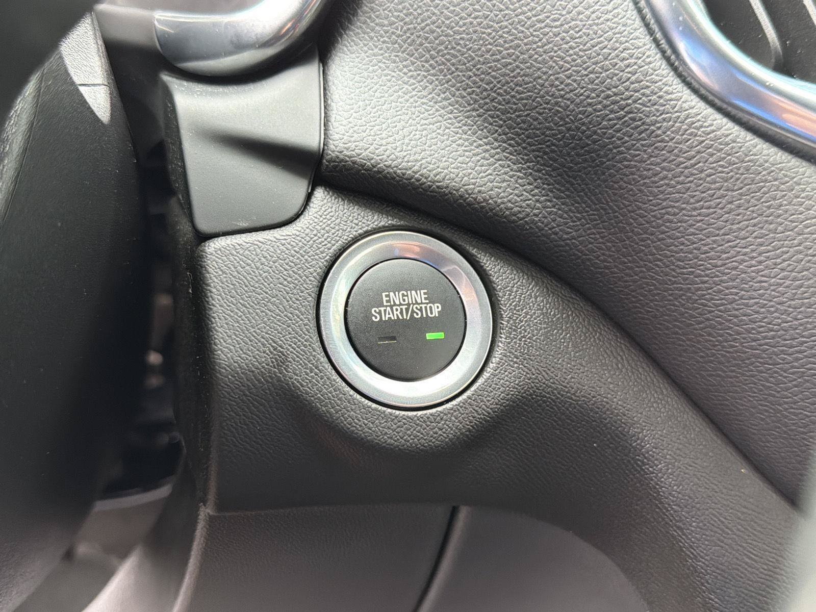 Used 2023 Chevrolet Equinox LT AWD/4WD image 18