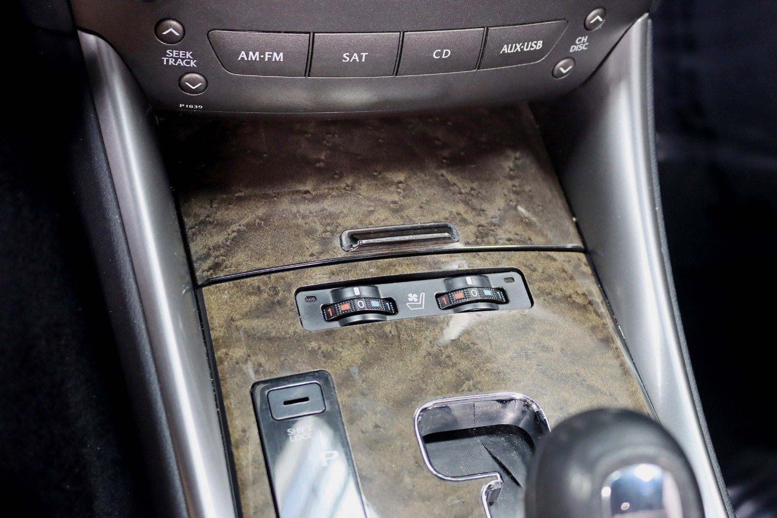 Used 2010 Lexus IS 350C w/ Luxury Pkg RWD image 23