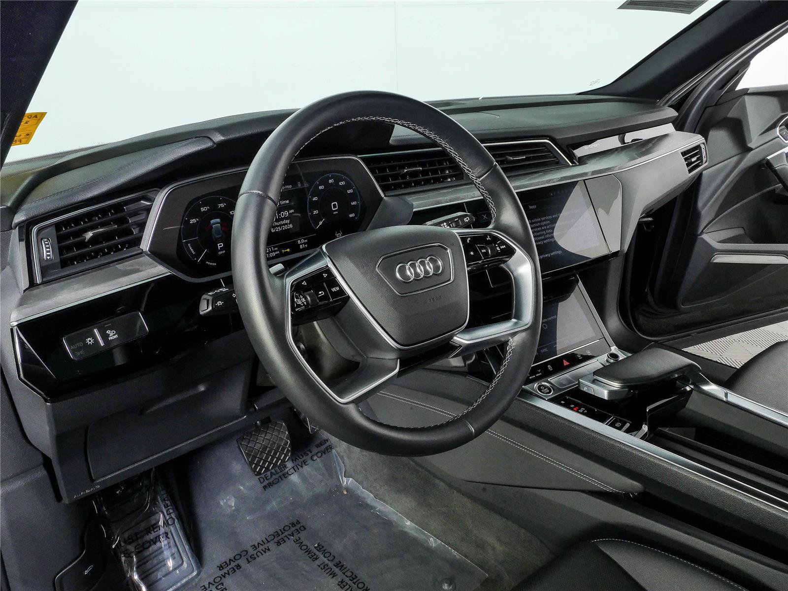 Used 2023 Audi e-tron Premium Plus w/ Premium Plus Package AWD/4WD image 4