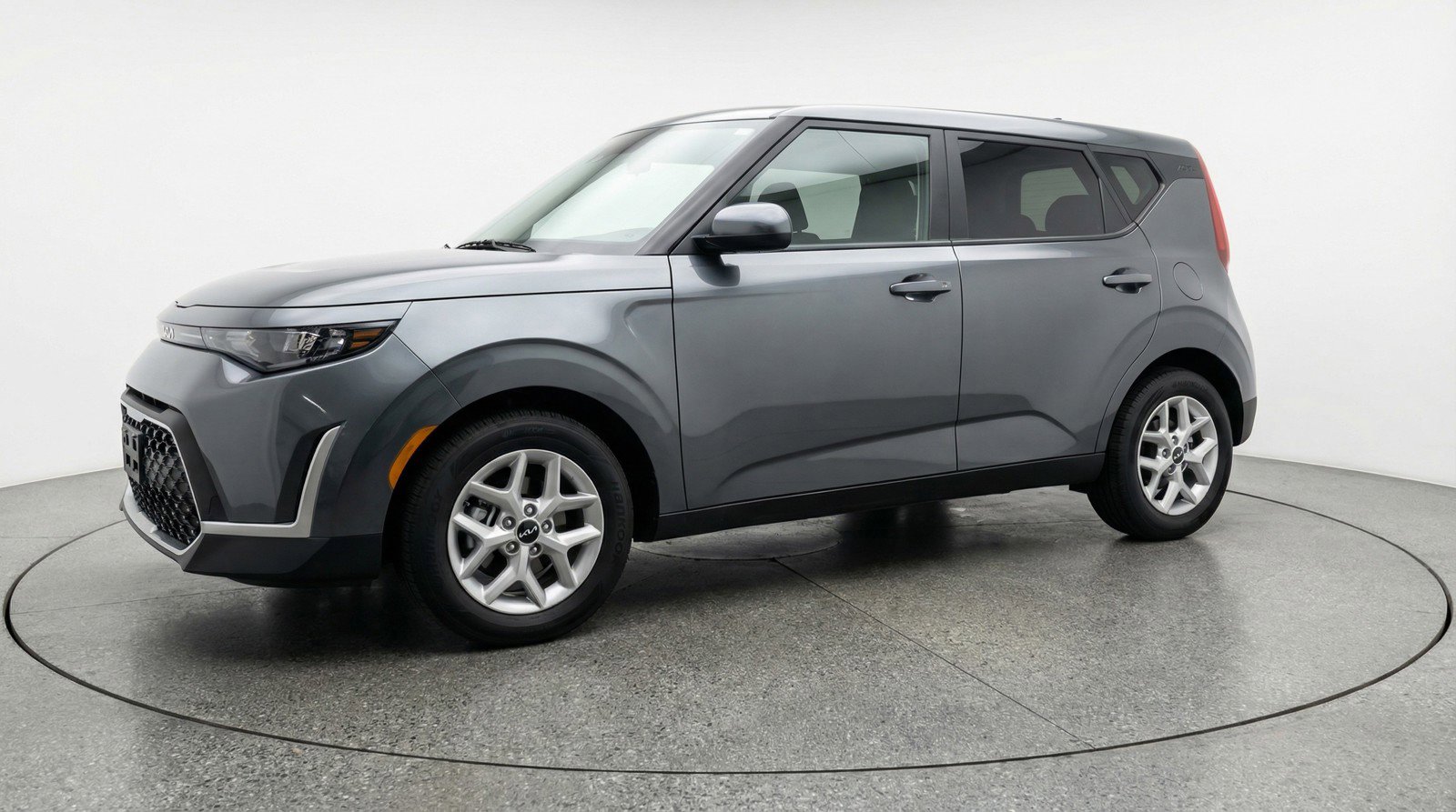 Used 2025 Kia Soul LX w/ LX Technology Package FWD image 3