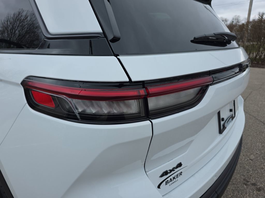 New 2026 Jeep Grand Cherokee Altitude image 35