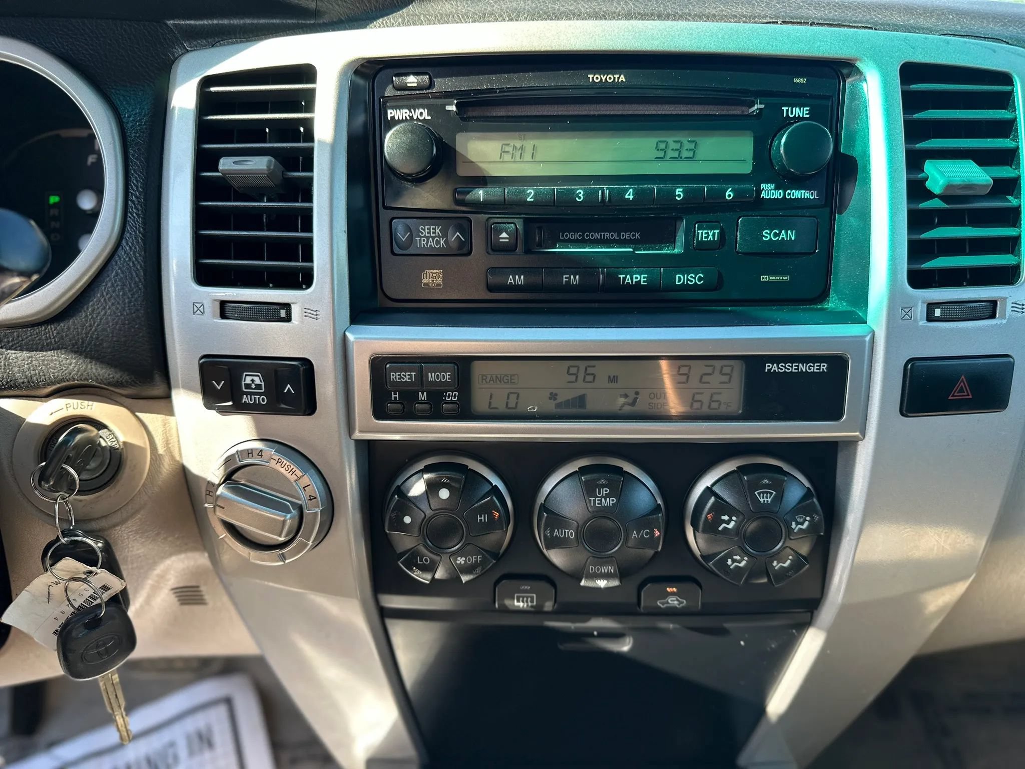 Used 2004 Toyota 4Runner Sport AWD/4WD image 38