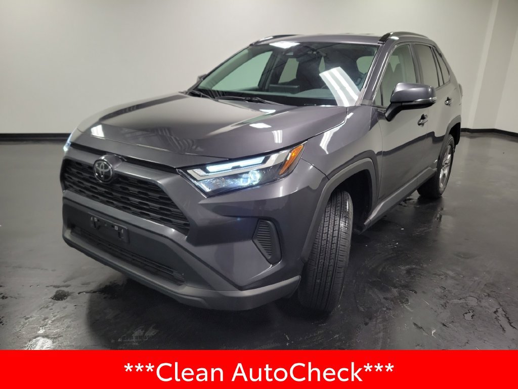 Used 2025 Toyota RAV4 XLE AWD/4WD image 4