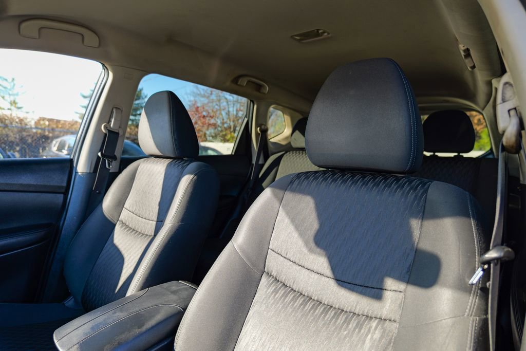 Used 2020 Nissan Rogue SV image 21