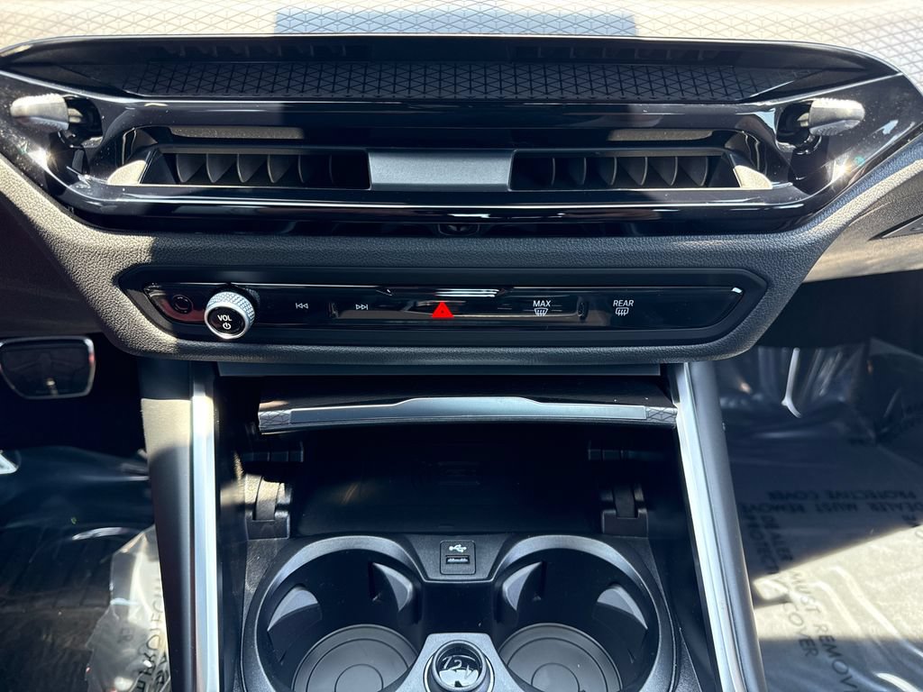 New 2026 BMW 330i Sedan w/ M Sport Package RWD image 27