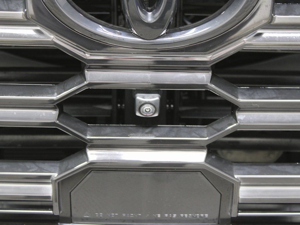 Used 2025 Toyota Sequoia Platinum image 46