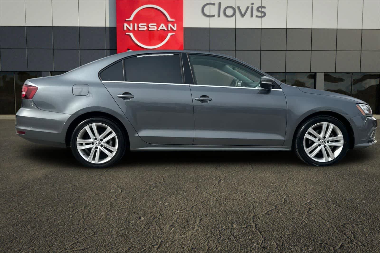 Used 2016 Volkswagen Jetta SEL Premium w/ Lighting Package image 9