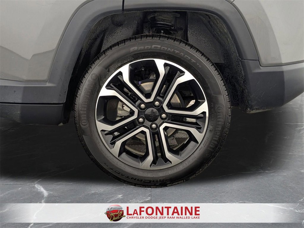 Certified 2023 Jeep Compass Limited image 29