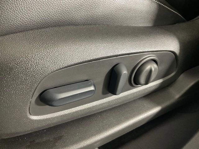 Used 2024 GMC Terrain SLT w/ Infotainment Package II image 30