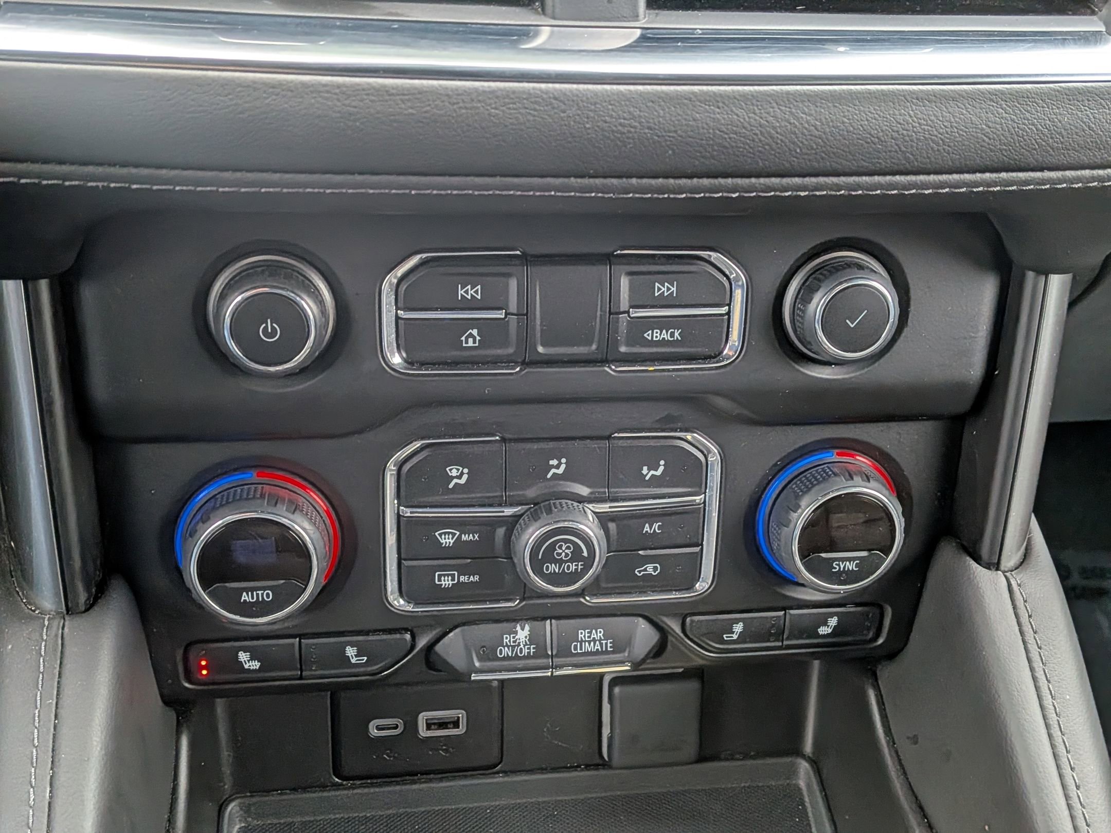 Used 2024 Chevrolet Tahoe LT AWD/4WD image 30