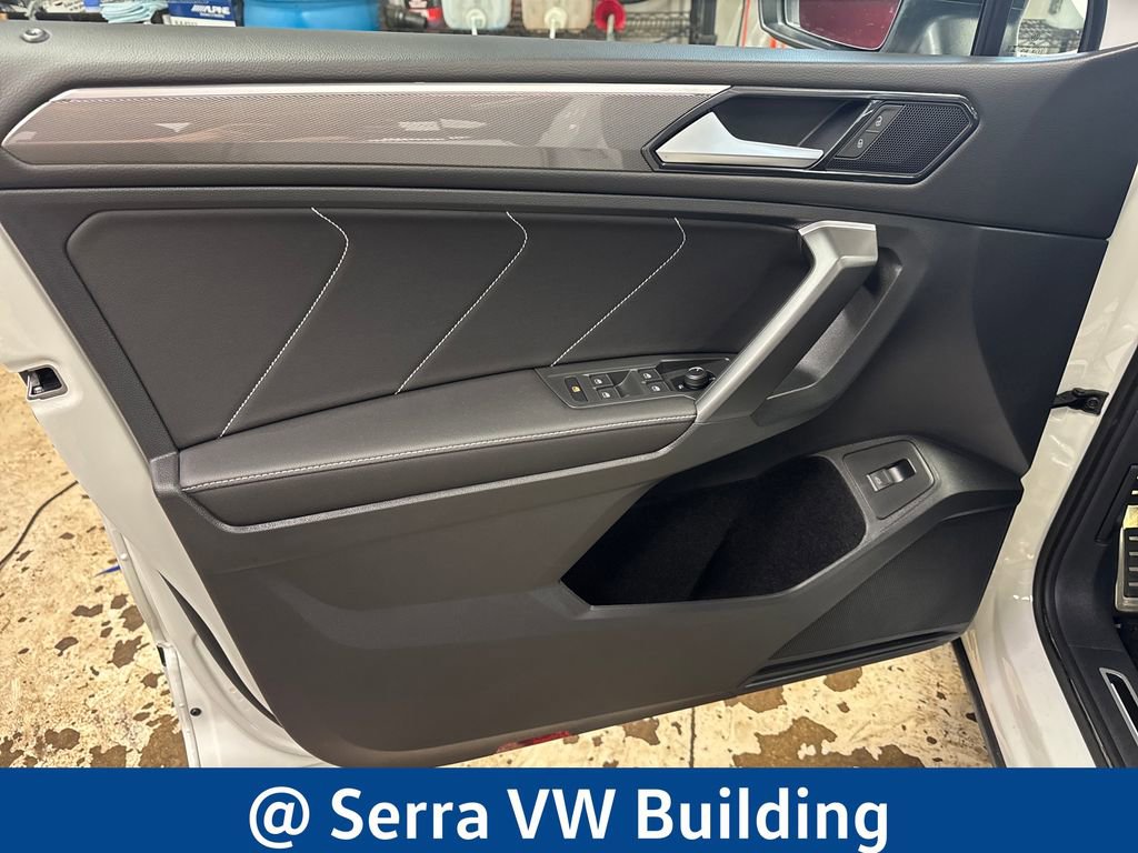 Used 2024 Volkswagen Tiguan SE R-Line AWD/4WD image 18