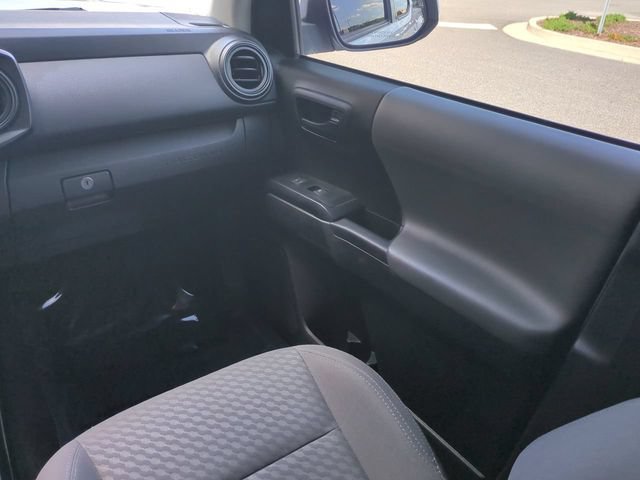 Used 2022 Toyota Tacoma SR w/ SR Convenience Package RWD image 17