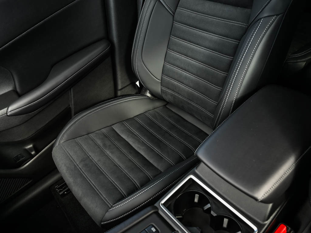 New 2025 Mitsubishi Outlander SE image 25