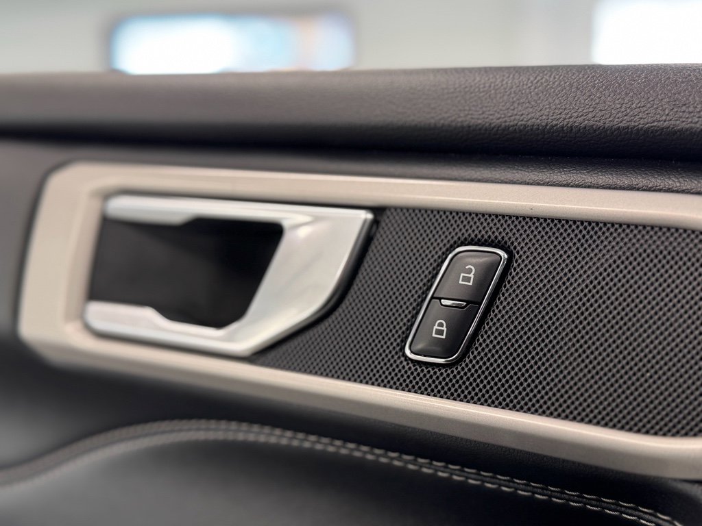 Used 2021 Ford Explorer XLT w/ Equipment Group 202A image 16