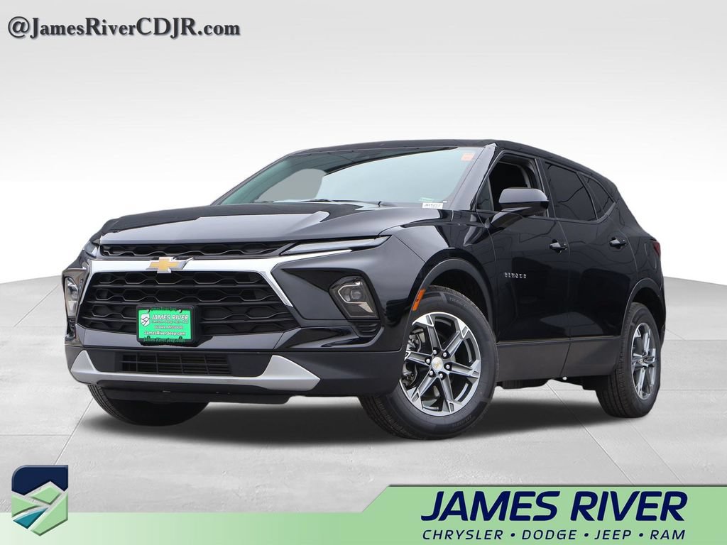 Used 2025 Chevrolet Blazer LT AWD/4WD image 1