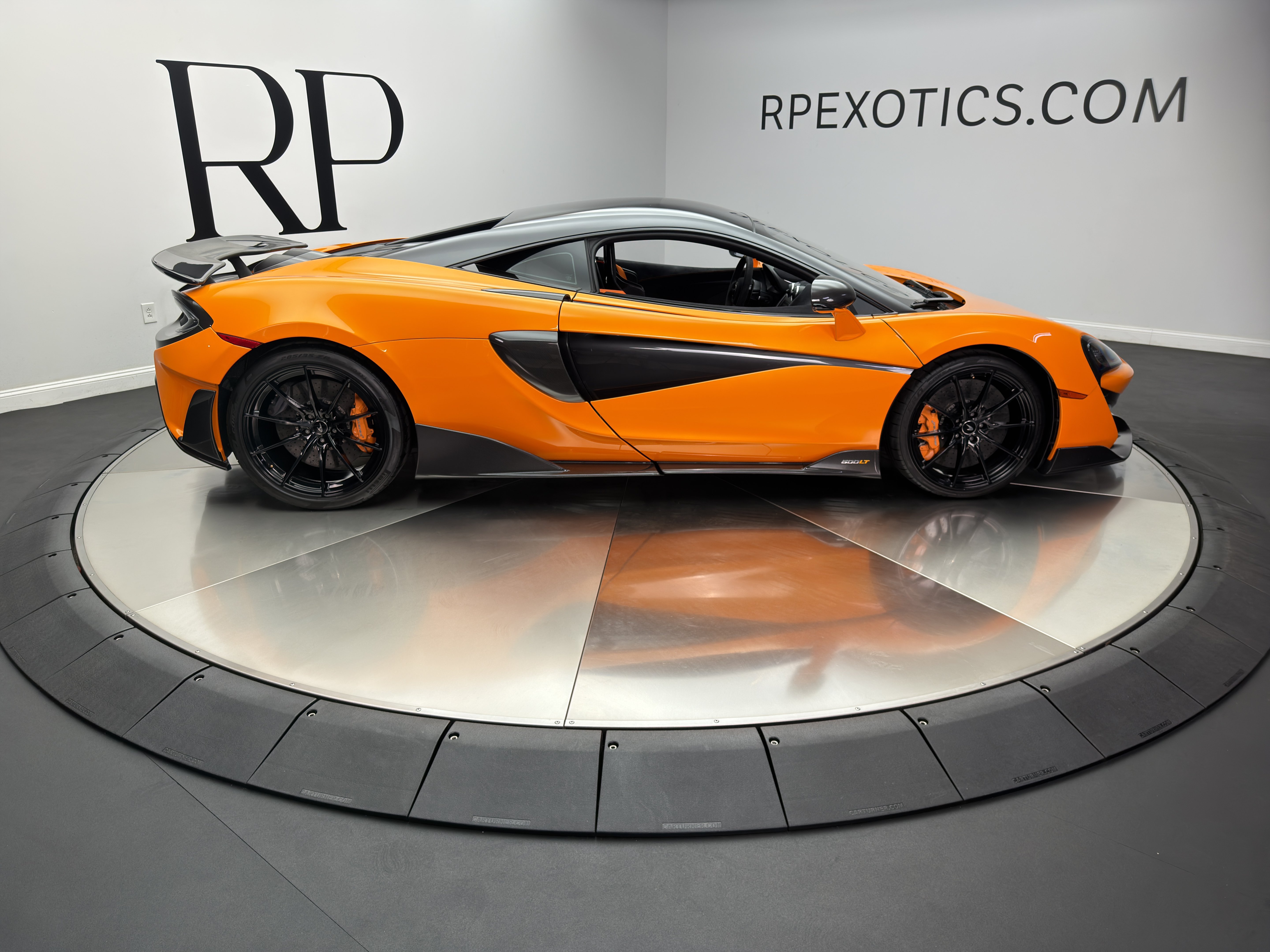 Used 2019 McLaren 600LT RWD image 7