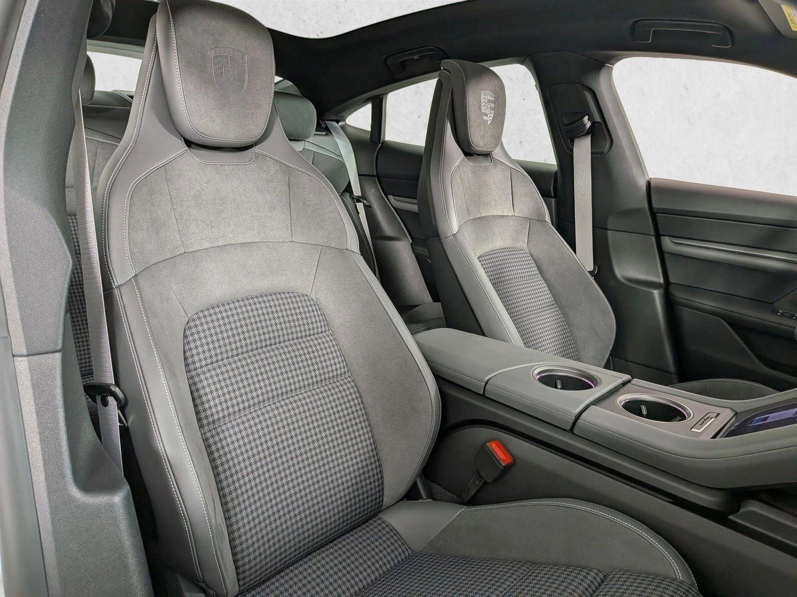 New 2025 Porsche Taycan 4S AWD/4WD image 24