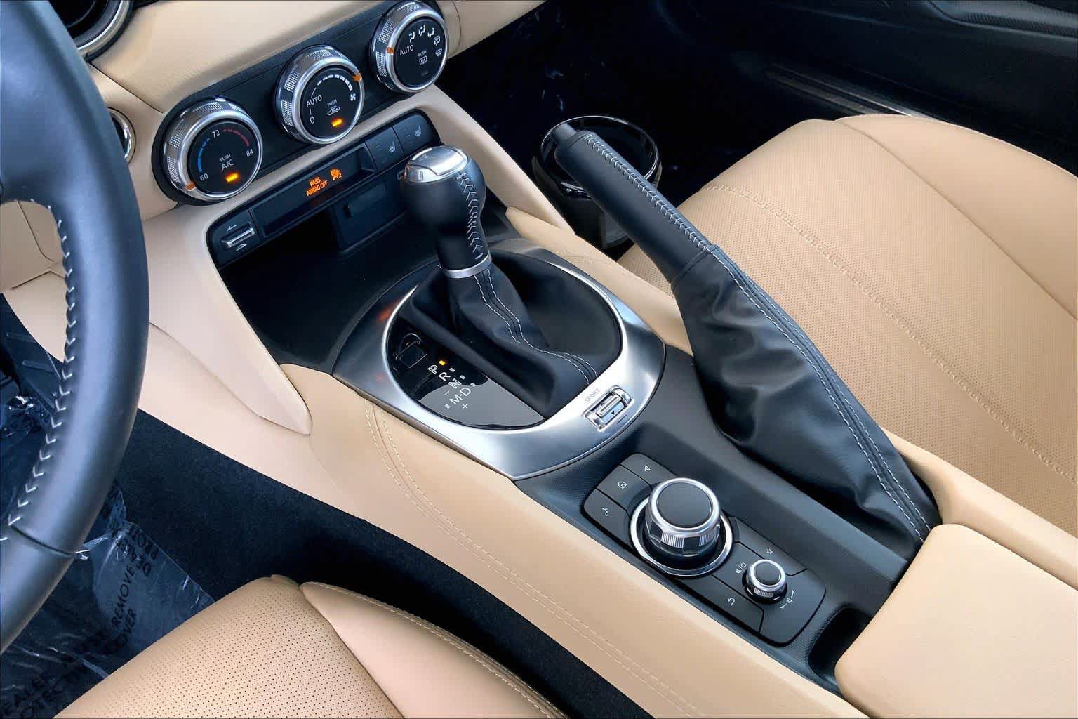 Used 2025 MAZDA MX-5 Miata RF Grand Touring RWD image 17