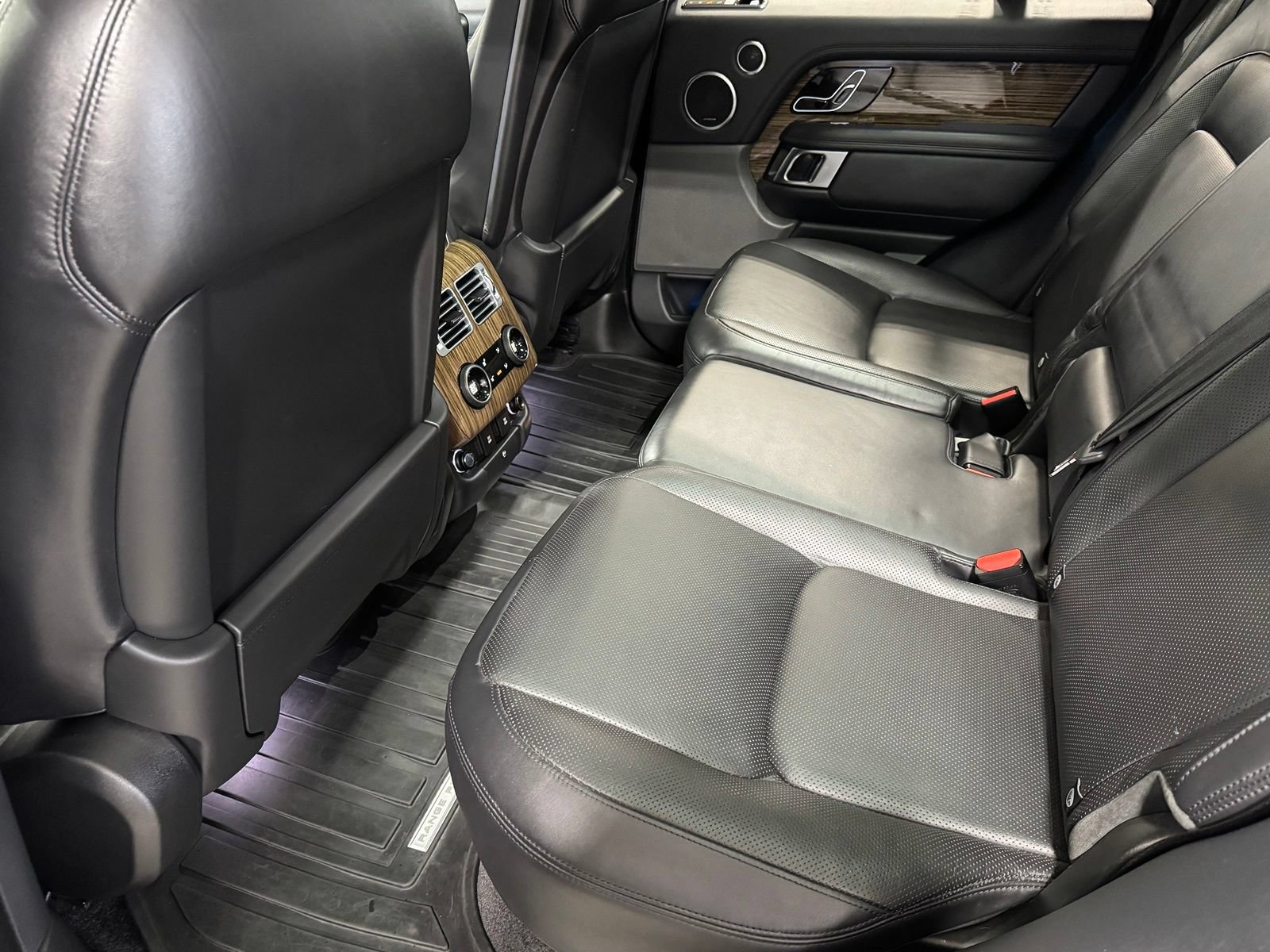 Used 2018 Land Rover Range Rover HSE AWD/4WD image 40