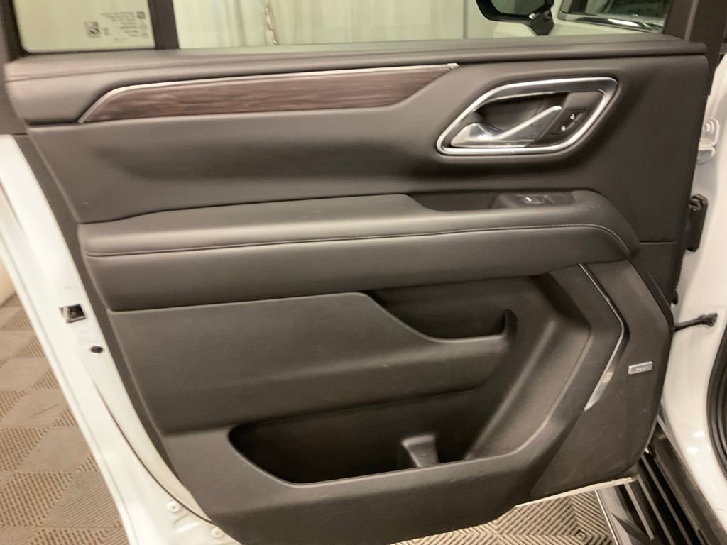 Used 2024 Chevrolet Suburban LT image 23
