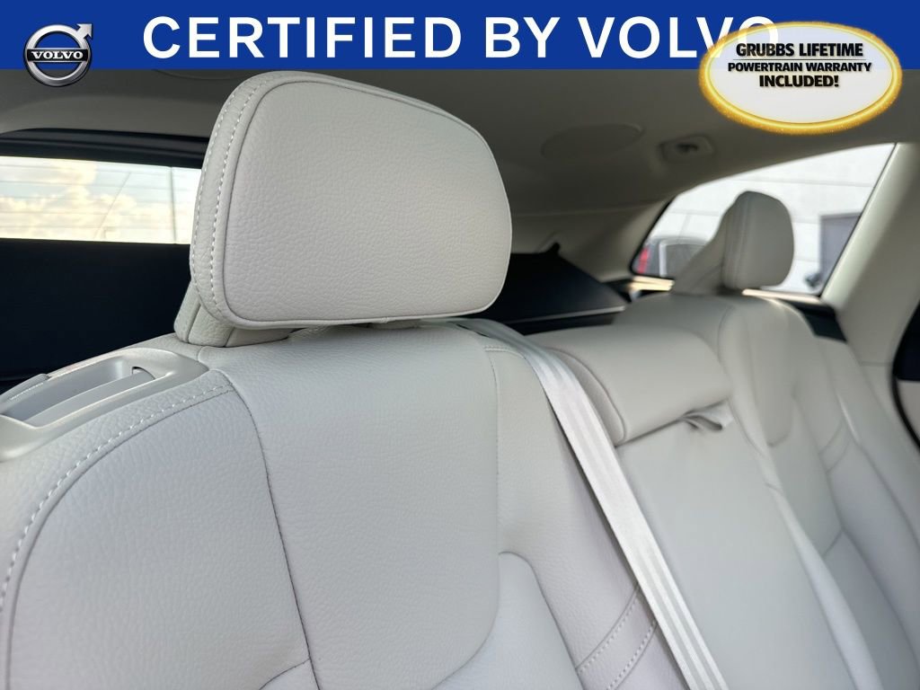 Used 2025 Volvo XC60 T8 Plus w/ Protection Package Premier image 17