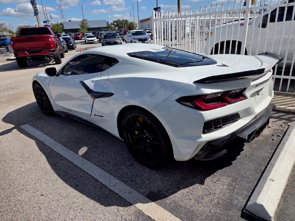 Used 2026 Chevrolet Corvette Z06 RWD image 7