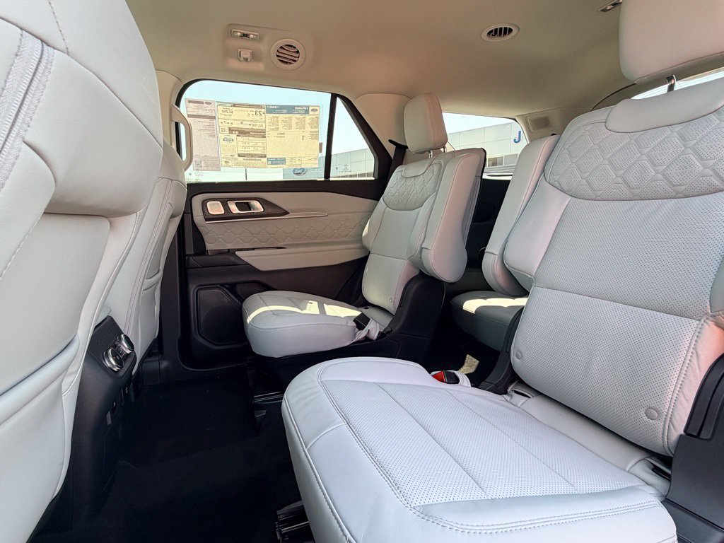 New 2026 Ford Explorer Platinum w/ LUX Leather Package AWD/4WD image 13