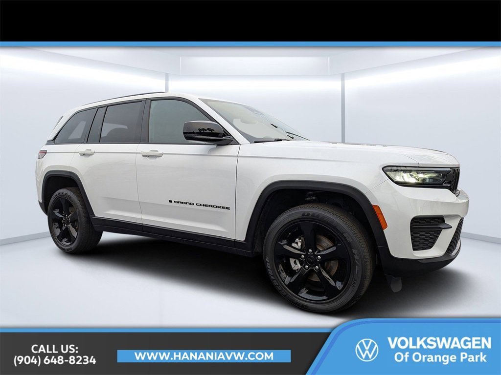 Used 2023 Jeep Grand Cherokee Altitude image 1