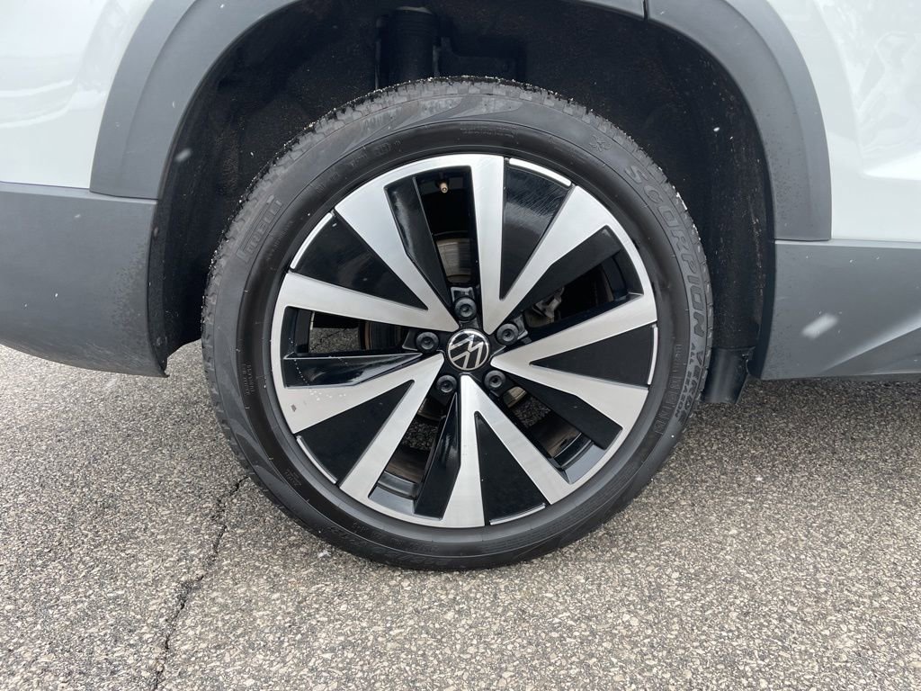 Used 2024 Volkswagen Taos SE image 52