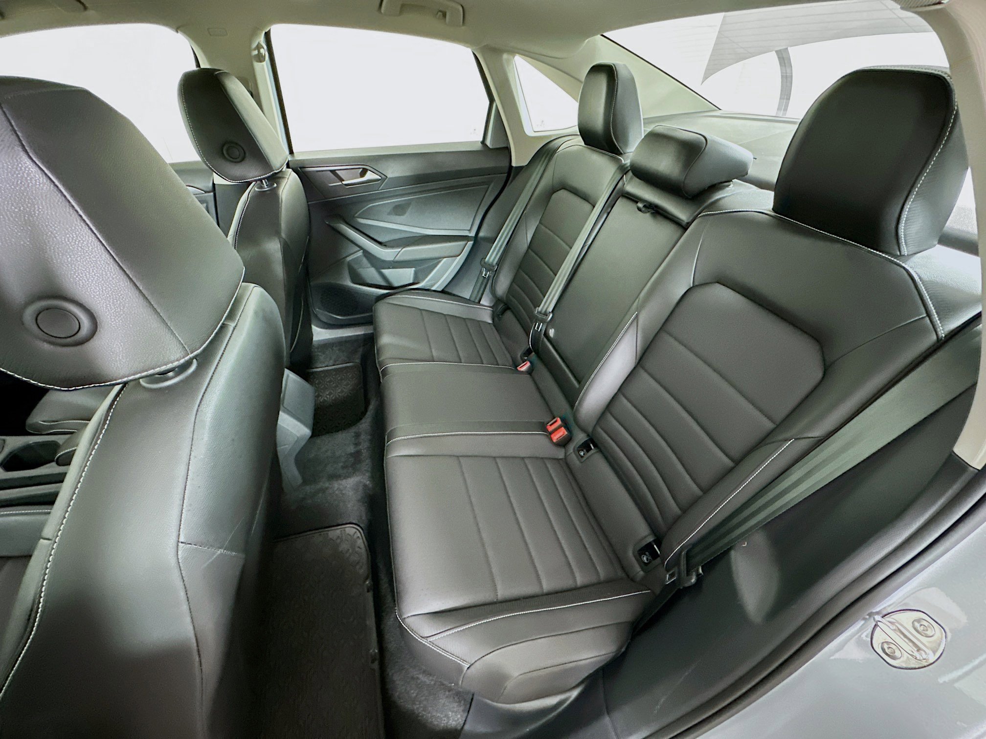 Used 2024 Volkswagen Jetta SE image 27