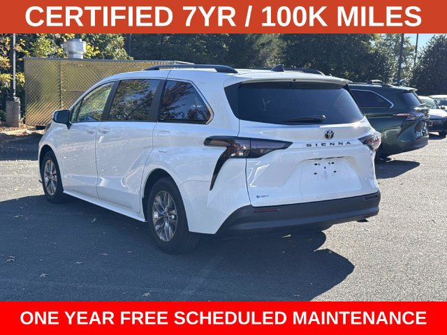Used 2026 Toyota Sienna LE FWD image 4