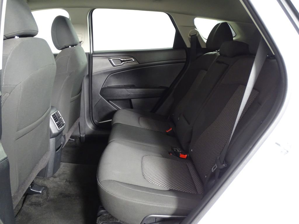 Used 2024 Kia Sportage LX image 11